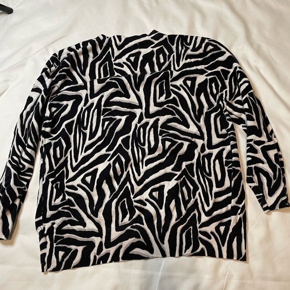 Michael Kors size XL black and white cardigan - Picture 4 of 10